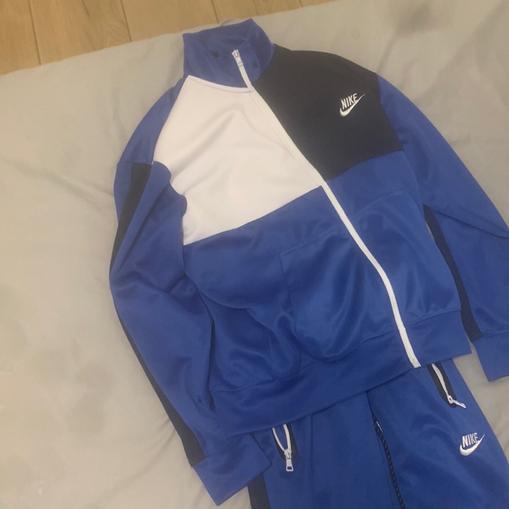 Nike track suit Men’s medium